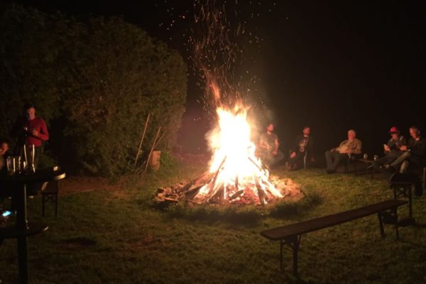 Motorrad Pension Gut Externbrock geselliger Abend am Lagerfeuer